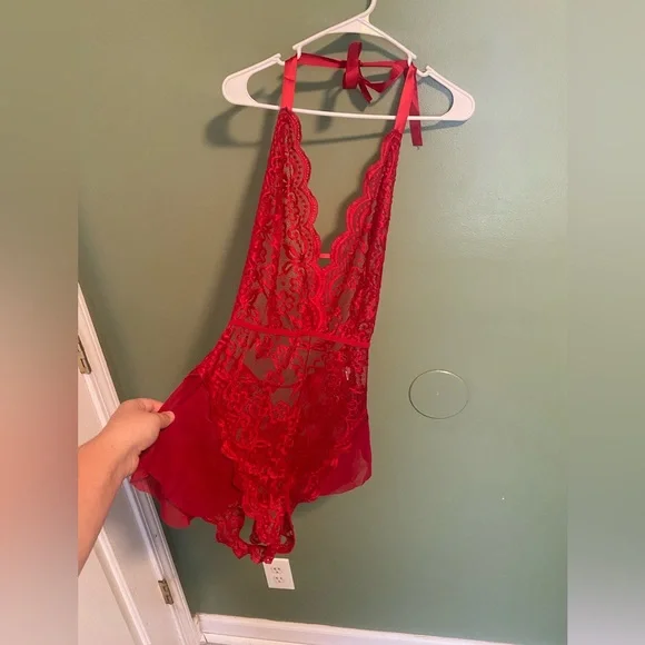 Elegant Red Lace Teddy - Picture 2 of 4